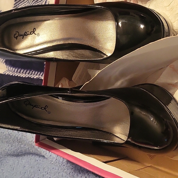 Shoes - Picture 5 of 5